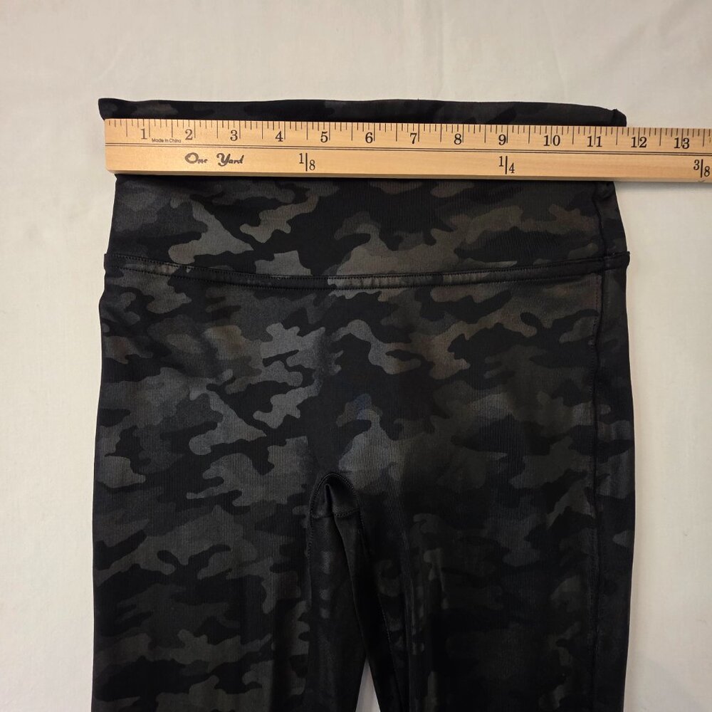 SPANX Women's Black Camo Leggings, Size S/P - Picture 3 of 7